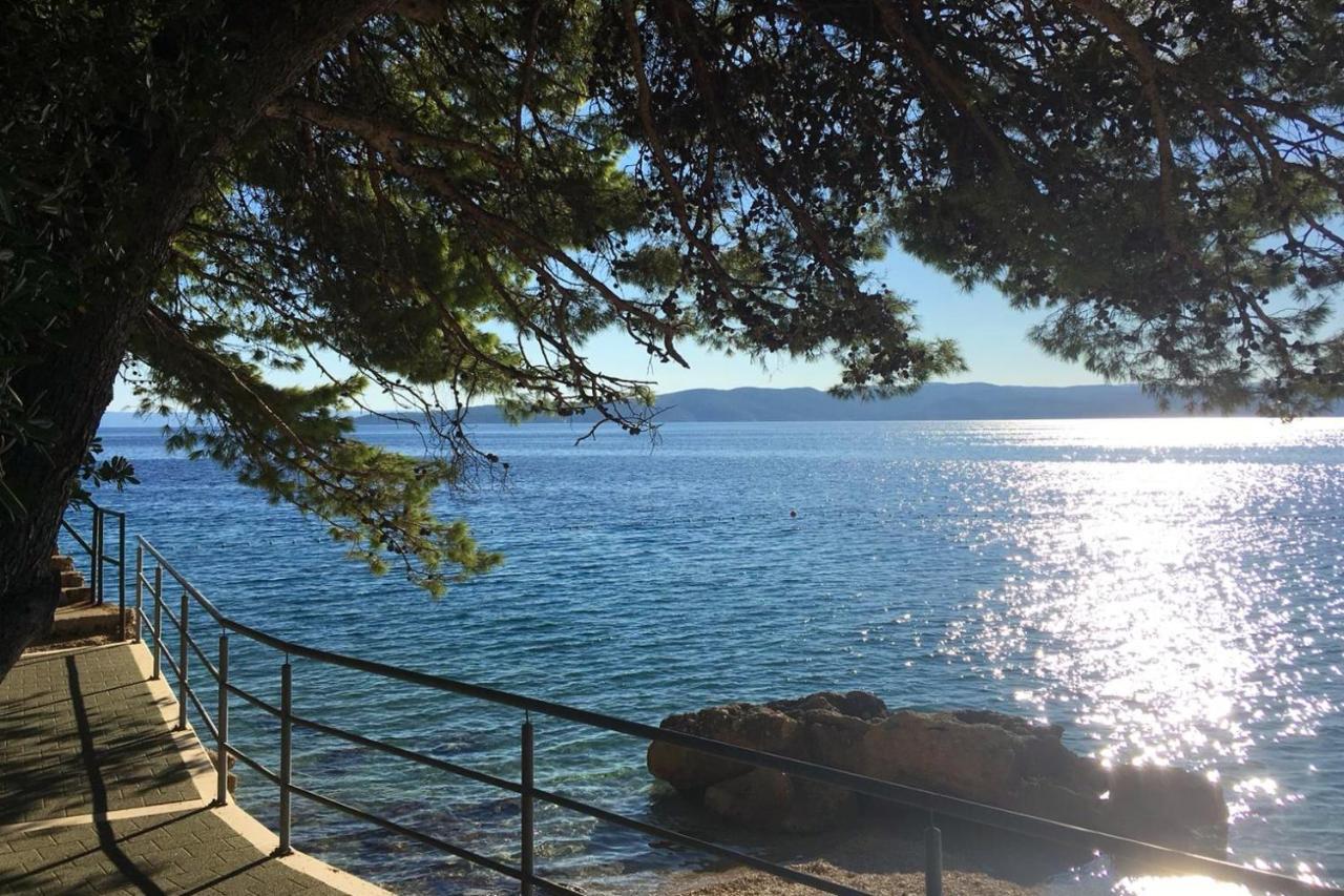 Apartments By The Sea Brela, Makarska - 16950 Dış mekan fotoğraf