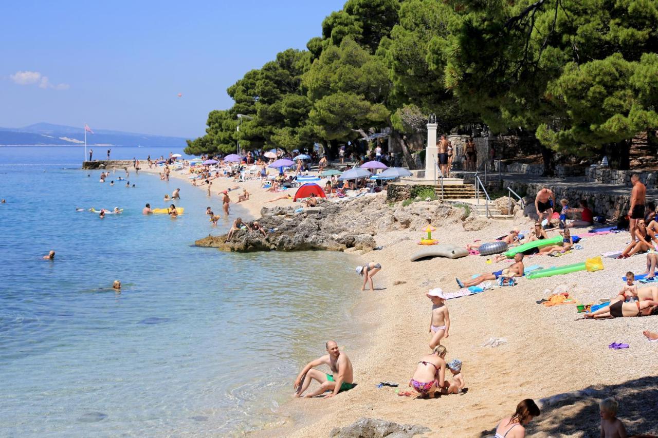 Apartments By The Sea Brela, Makarska - 16950 Dış mekan fotoğraf