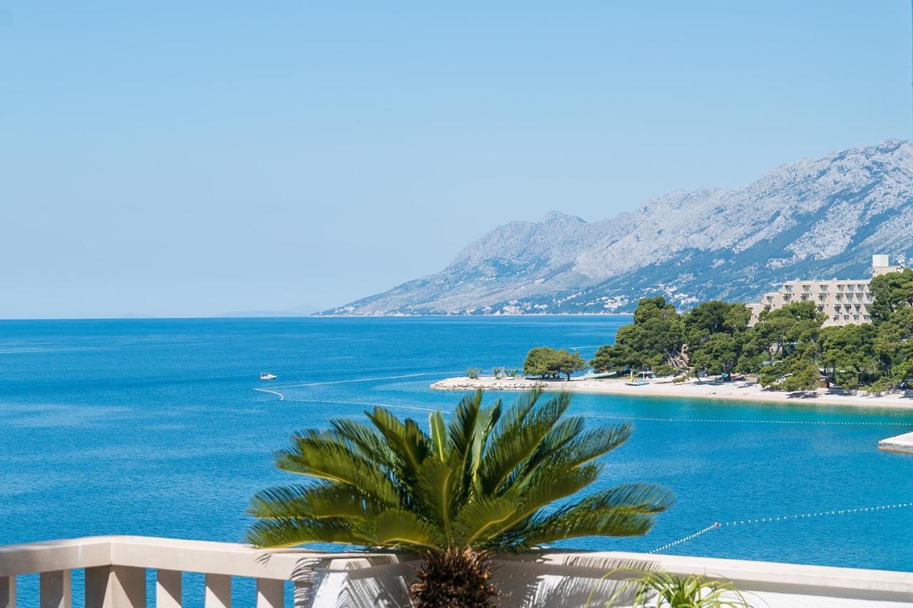 Apartments By The Sea Brela, Makarska - 16950 Dış mekan fotoğraf