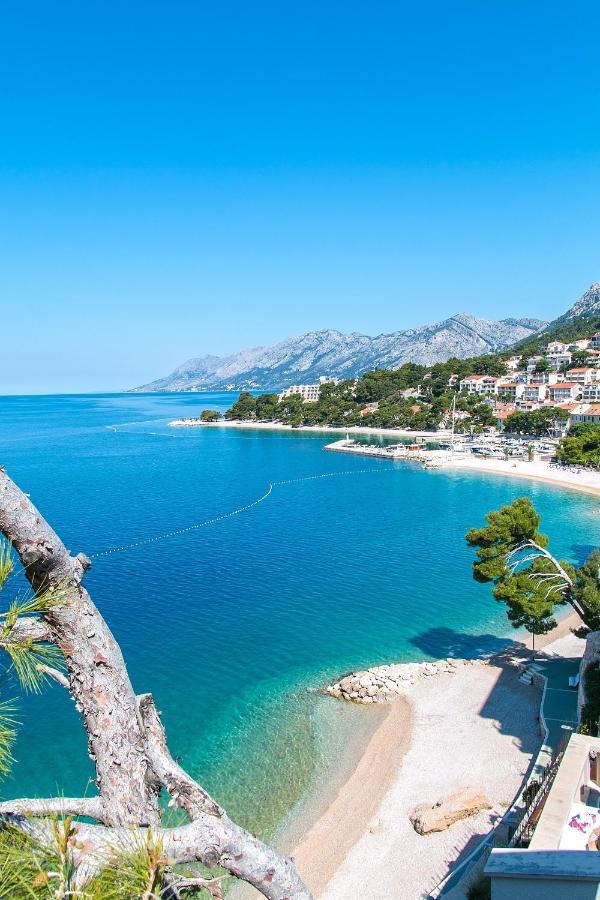 Apartments By The Sea Brela, Makarska - 16950 Dış mekan fotoğraf